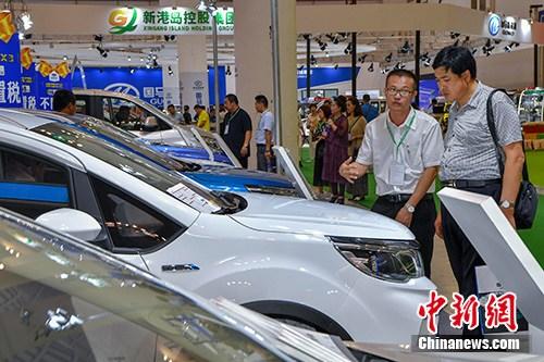 资料图：新能源车。/p中新社记者 骆云飞 摄
